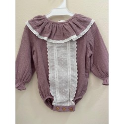 Body rosa con bordado central