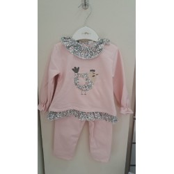 Chandal rosa empolvado y flores "gallina"