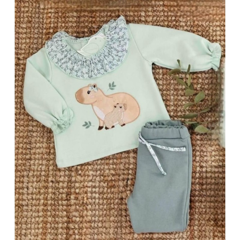 Chandal capibara niña