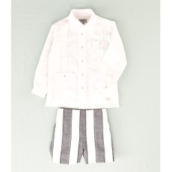 Conjunto camisa blanca y short de rayas negras y blancas niño  Colección primavera-verano 2025 de la marca española José Varón