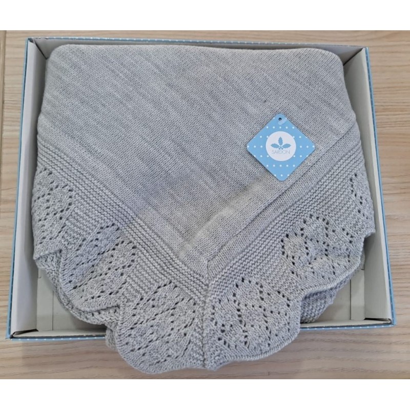 Toquilla de la marca española Sardón