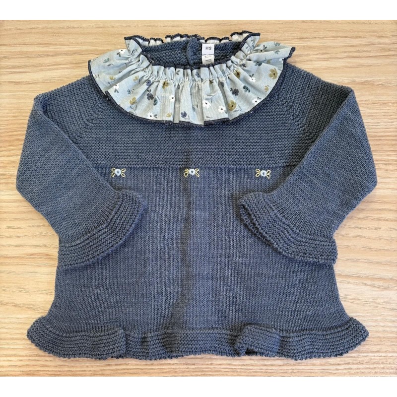 Sueter bordado artesanal cuello volante