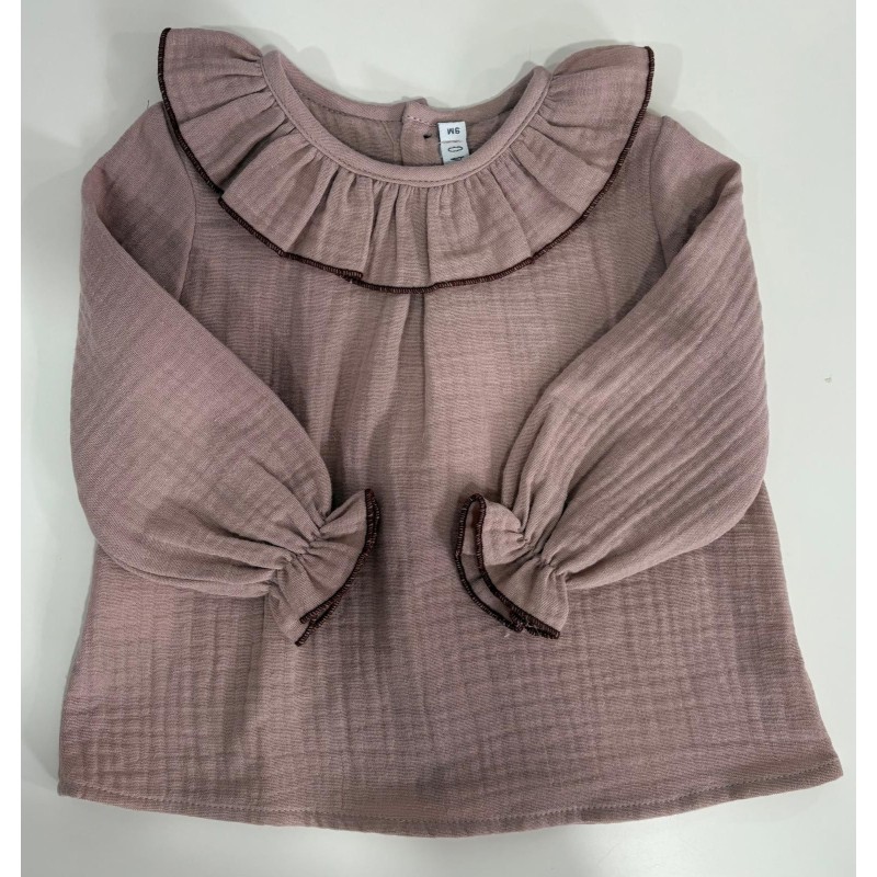 Blusa gasa cuello volante maquillaje