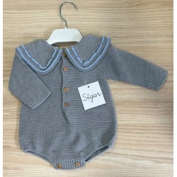 Pelele punto cuello bordado cielo