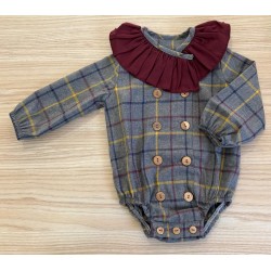 Pelele vichy gris y burdeos botones