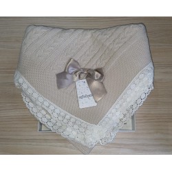 Toca arena y encaje beig