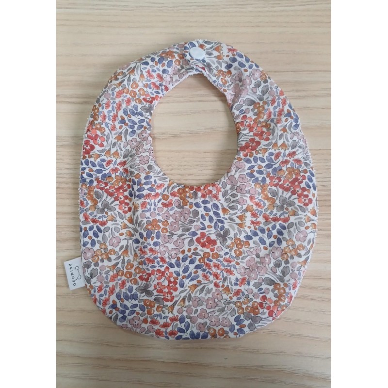 Babero mediano flores