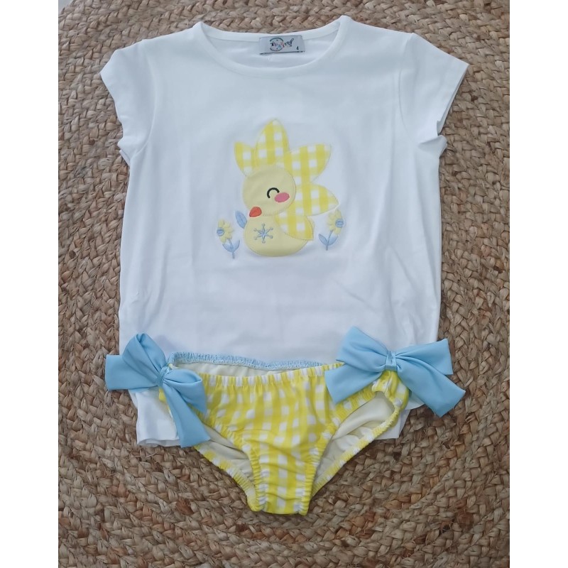 Conjunto camiseta y bañador niña patito girasol