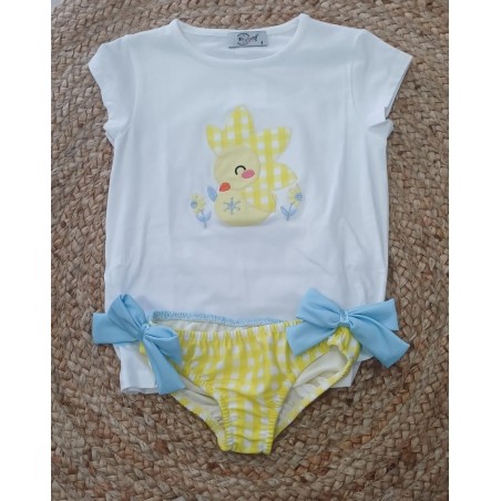Conjunto camiseta y bañador niña patito girasol