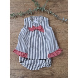 Jesusito de rayas grises con lazo y volante rosa