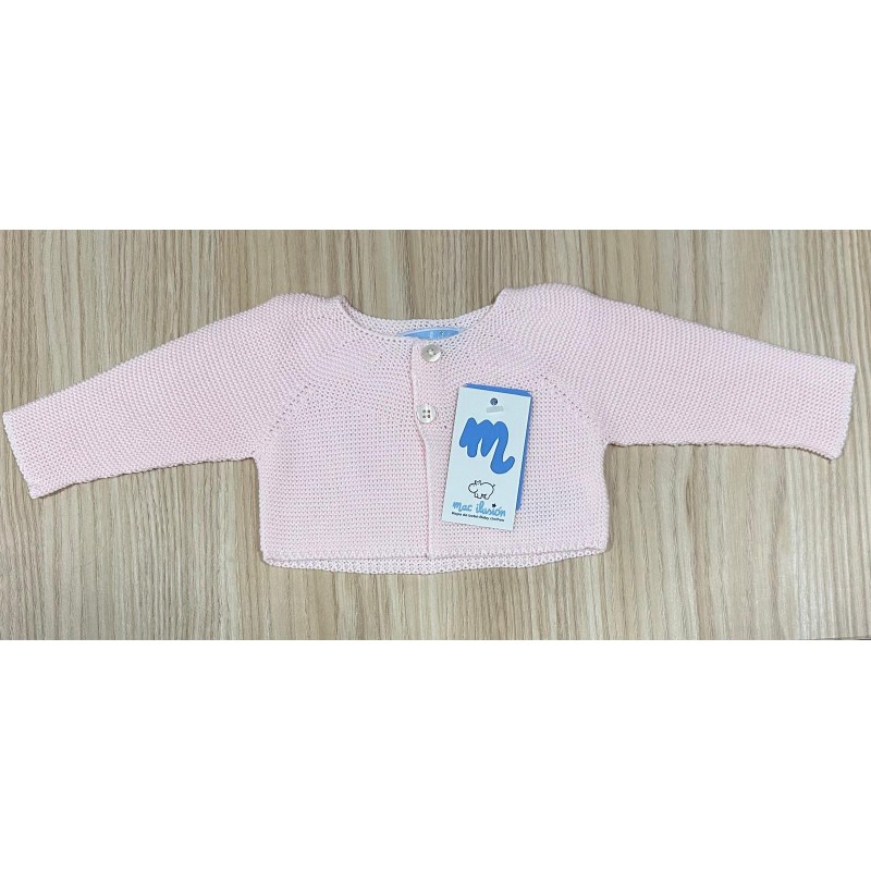 Rebeca corta de hilo