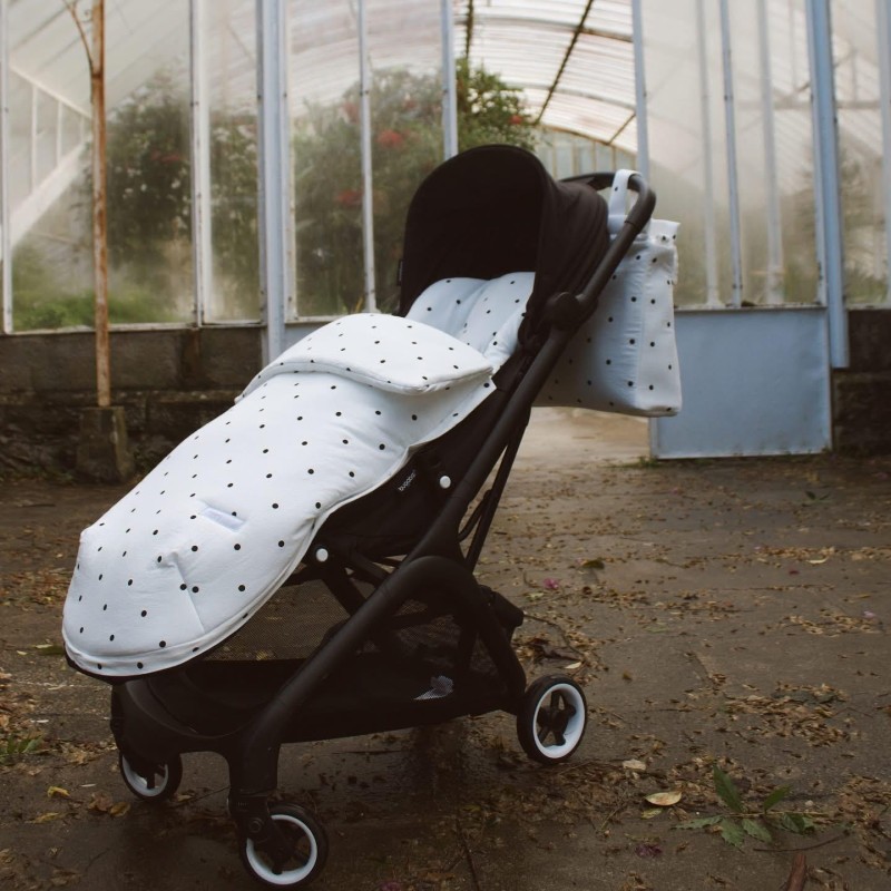 Saco de silla blanco con lunares negro