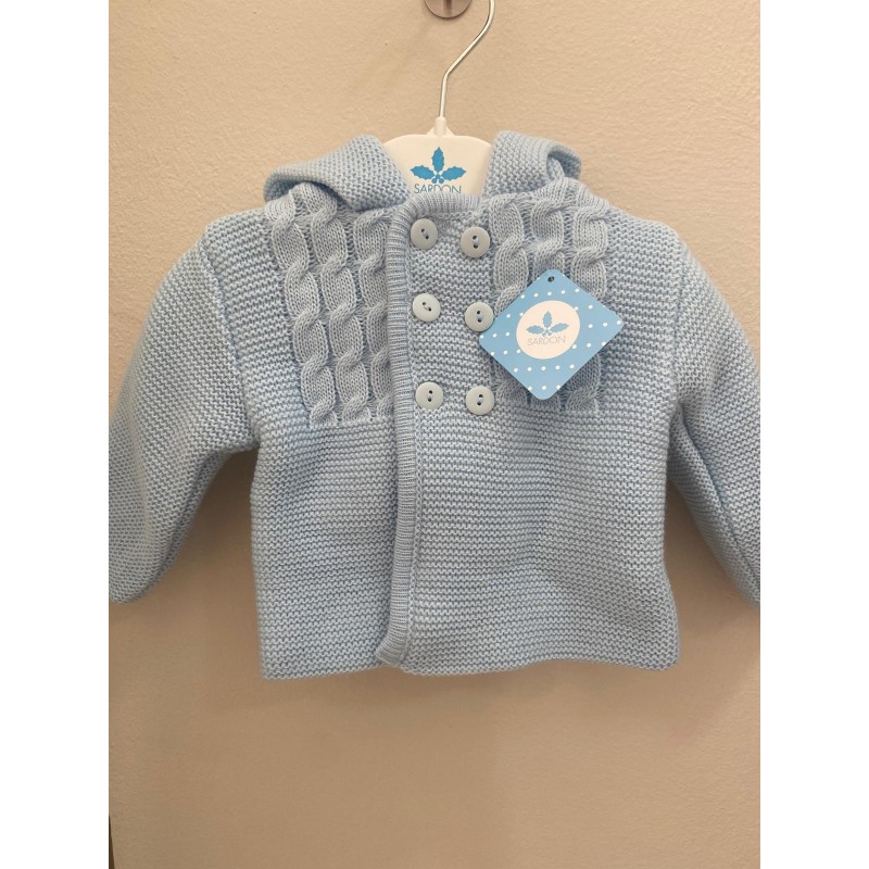 Chaquetón básico Sardón de punto con gorro.